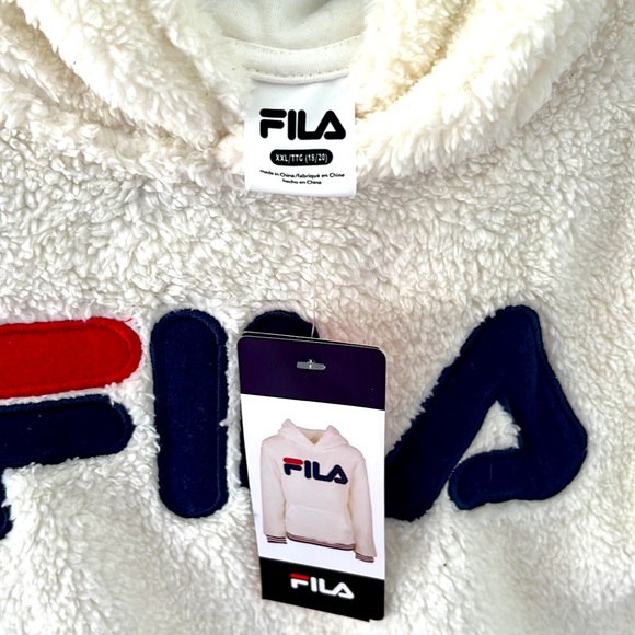 Fila Youth Fuzzy Sweater Size 18/20 - Picture 3 of 3